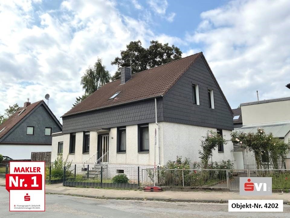 Historisches Zweifamilienhaus mit separaten Einheiten und mit Garten in Oberhausen- Alstaden Historisches Zweifamilienhaus mit separaten Einheiten und mit Garten in Oberhausen- Alstaden