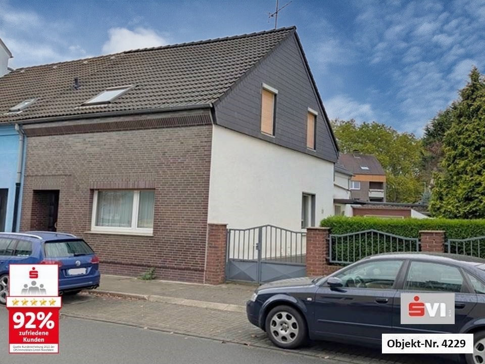 Sanierungsbedürftige Doppelhaushälfte mit zwei Garagen und großem Garten in Oberhausen-Schlad Sanierungsbedürftige Doppelhaushälfte mit zwei Garagen und großem Garten in Oberhausen-Schlad