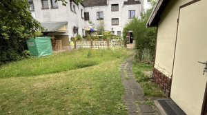 Garten mit Rückansicht