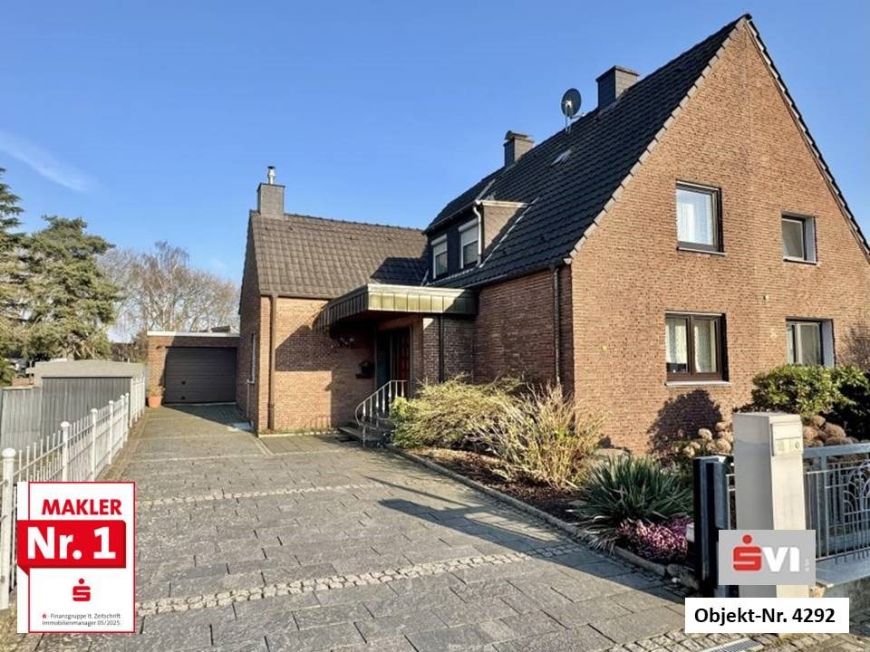 Charmante Doppelhaushälfte wartet darauf mit neuem Leben erfüllt zu werden – Klosterhardt