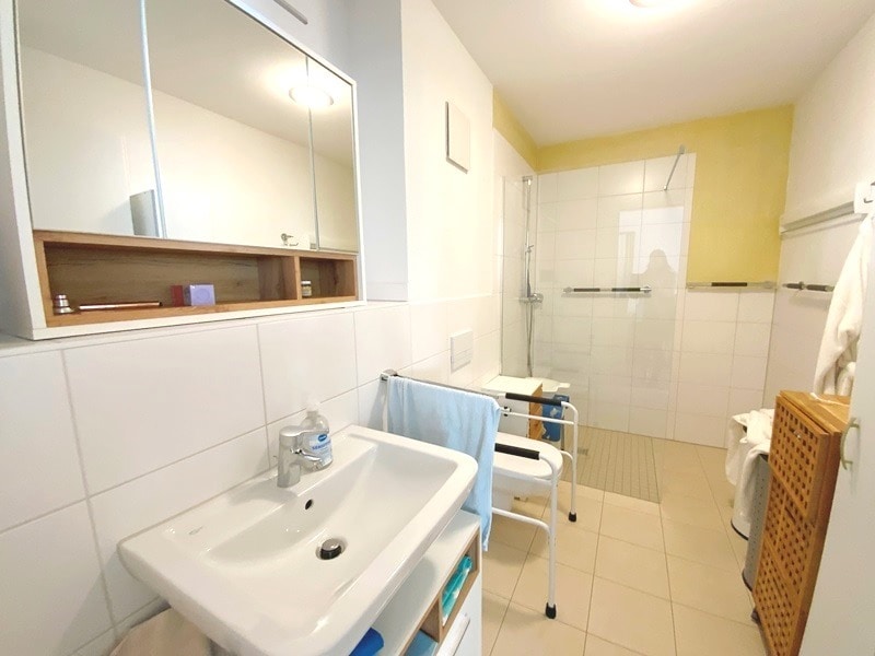 Moderne, barrierearme 2-Zimmer-Wohnung mit Balkon und Stellplatz in der Oberhausener Innenstadt - Foto 3