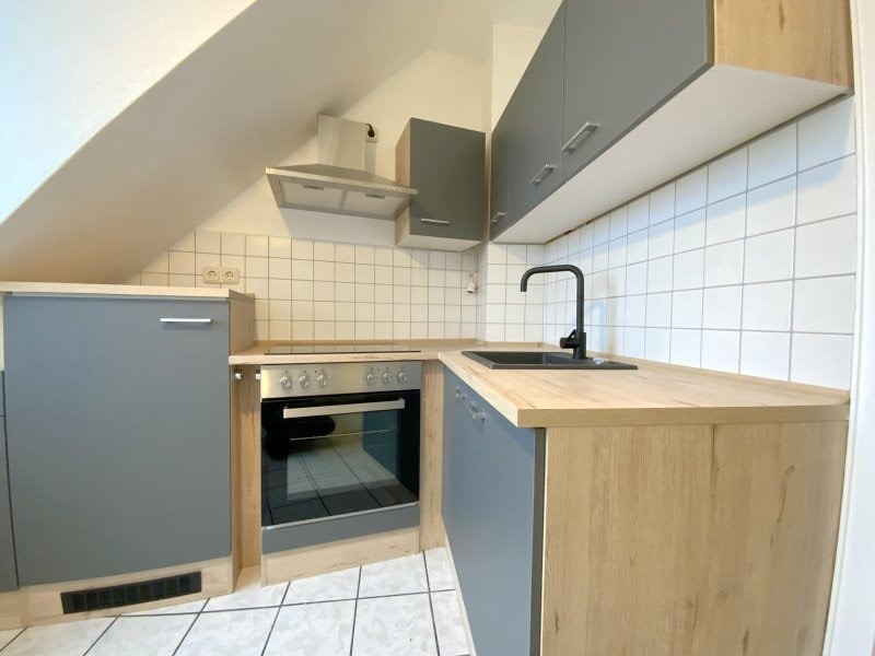 Gut aufgeteilte 2,5-Zimmer-Dachgeschosswohnung im gepflegten 3-Parteienhaus in Oberhausen-Styrum - Foto 4
