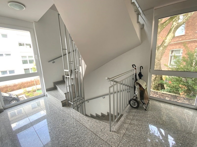 Moderne 2-Zimmer-Wohnung mit Aufzug und großzügigem Balkon in Oberhausen-Sterkrade - Photo 1