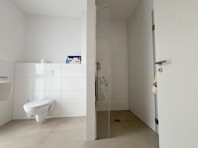 Moderne 2,5-Zimmer-Wohnung in zentraler Lage von Oberhausen-Stadtmitte mit Loggia & Aufzug - Foto 3