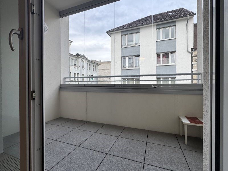 Moderne 2,5-Zimmer-Wohnung in zentraler Lage von Oberhausen-Stadtmitte mit Loggia & Aufzug - Foto 4